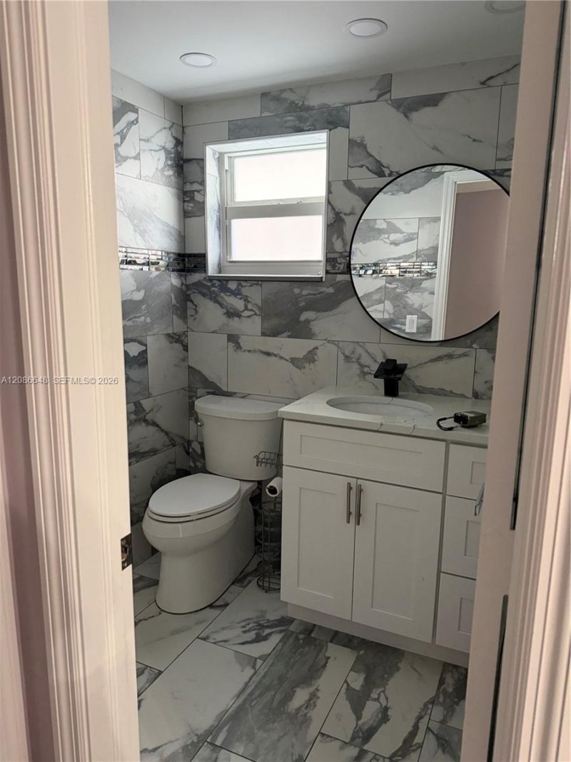 320 NE 12th Ave, Unit 506, Hallandale Beach, FL 33009 Photo