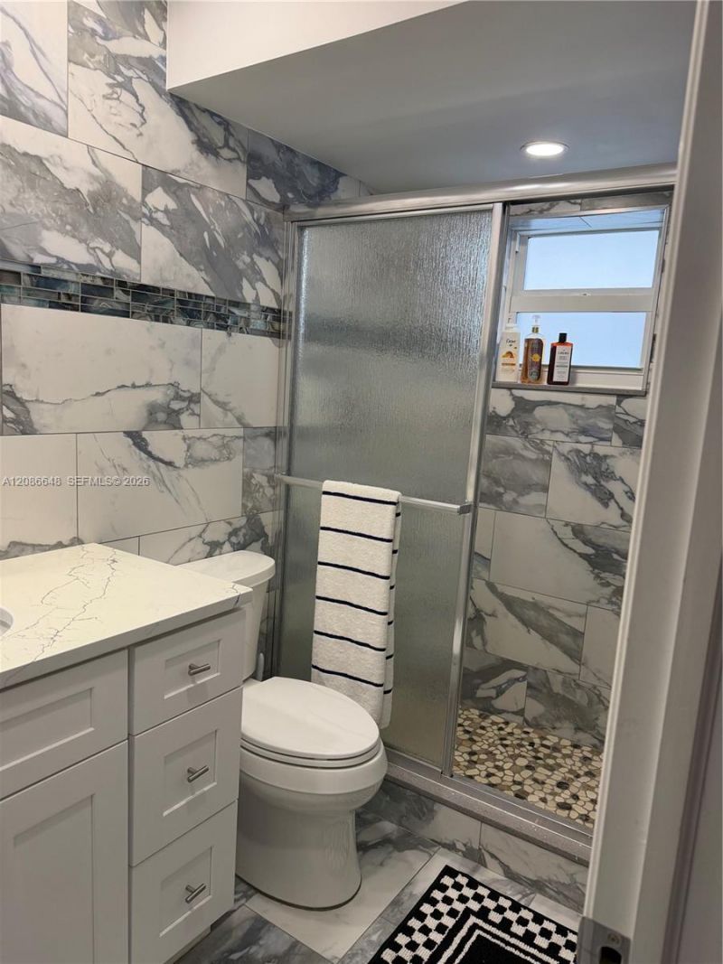 320 NE 12th Ave, Unit 506, Hallandale Beach, FL 33009 Photo