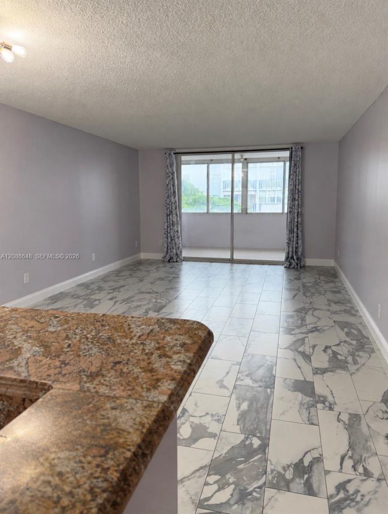 320 NE 12th Ave, Unit 506, Hallandale Beach, FL 33009 Photo