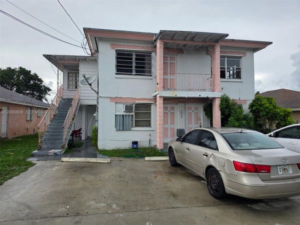 1472 W 34th St, Riviera Beach, FL 33404