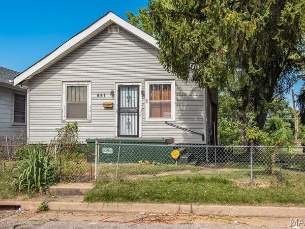 951 Switzer Avenue , St Louis, MO 63147