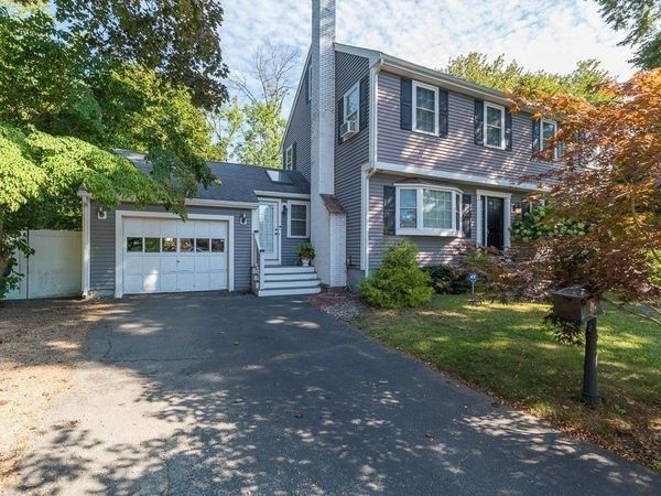 10 Donegal Circle, Danvers, MA 01923
