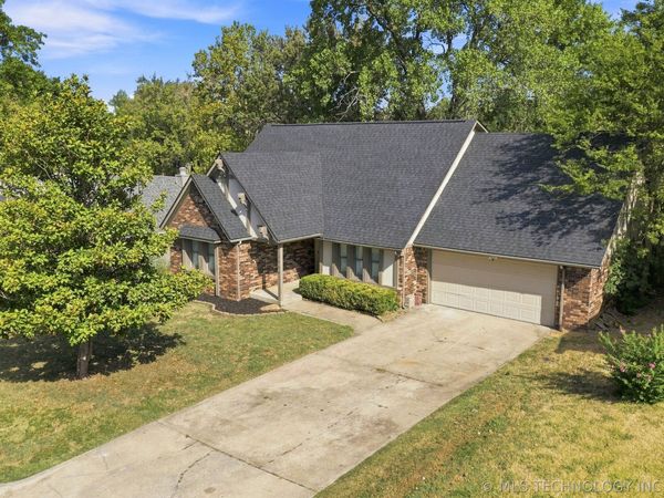 1604 W Pittsburg Street , Broken Arrow, OK 74012