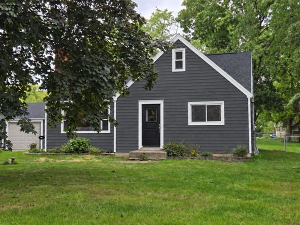11904 W Oakwood Drive, Franklin, WI 53132
