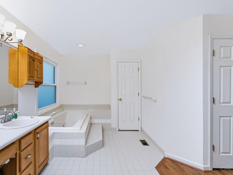 8363 Squirrel Hollow Ridge, West Chester, OH 45069 Photo 36