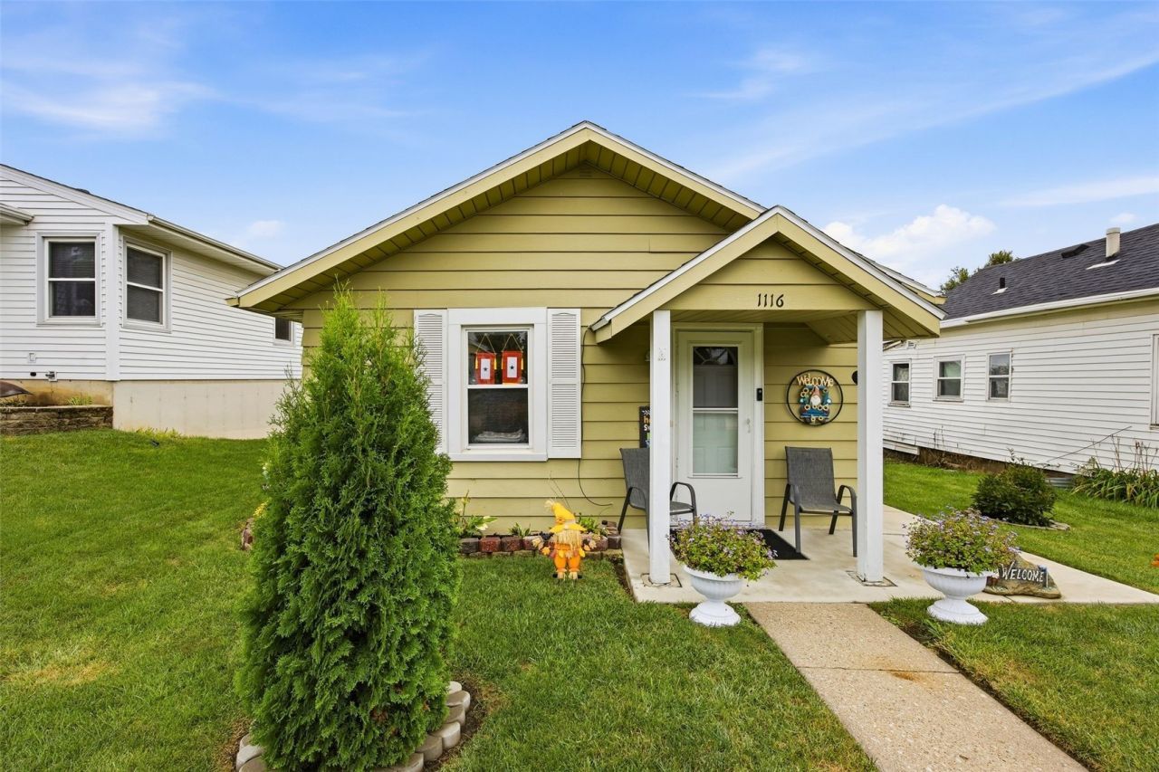 1116 20th Avenue Sw, Cedar Rapids, IA 52404 Main Photo