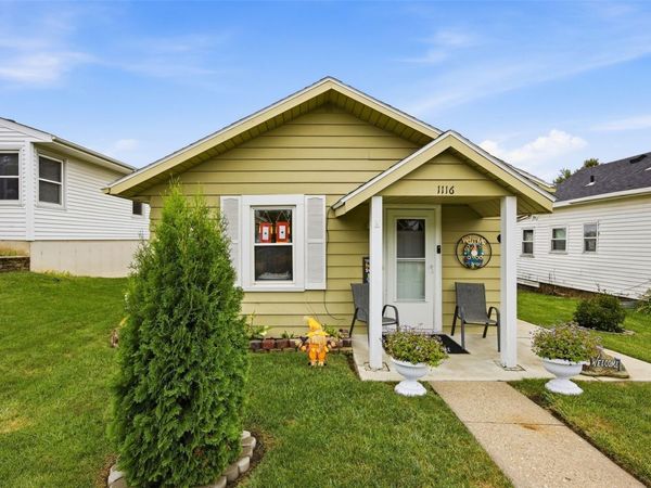 1116 20th Avenue SW, Cedar Rapids, IA 52404