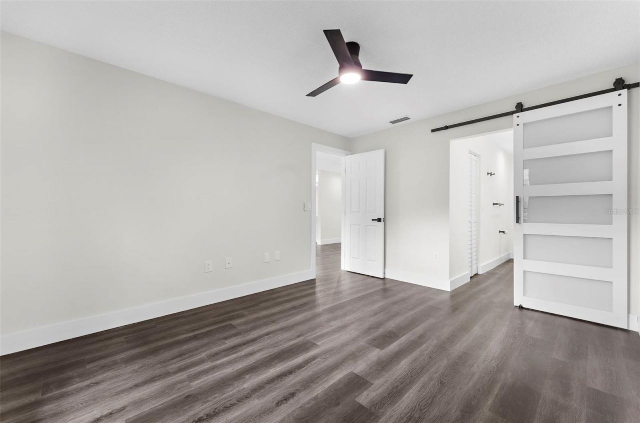 5014 Barrington Circle, Unit 2102, Sarasota, FL 34234 Photo