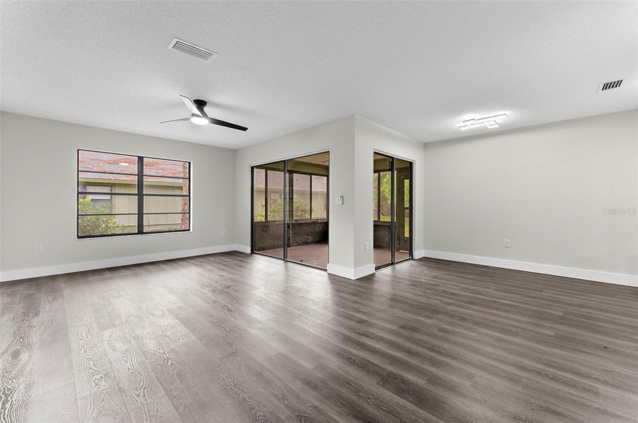 5014 Barrington Circle, Unit 2102, Sarasota, FL 34234 Photo