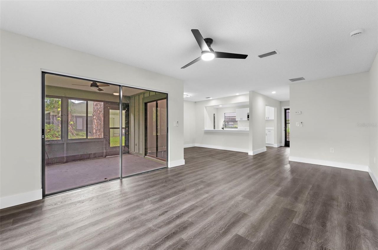 5014 Barrington Circle, Unit 2102, Sarasota, FL 34234 Photo