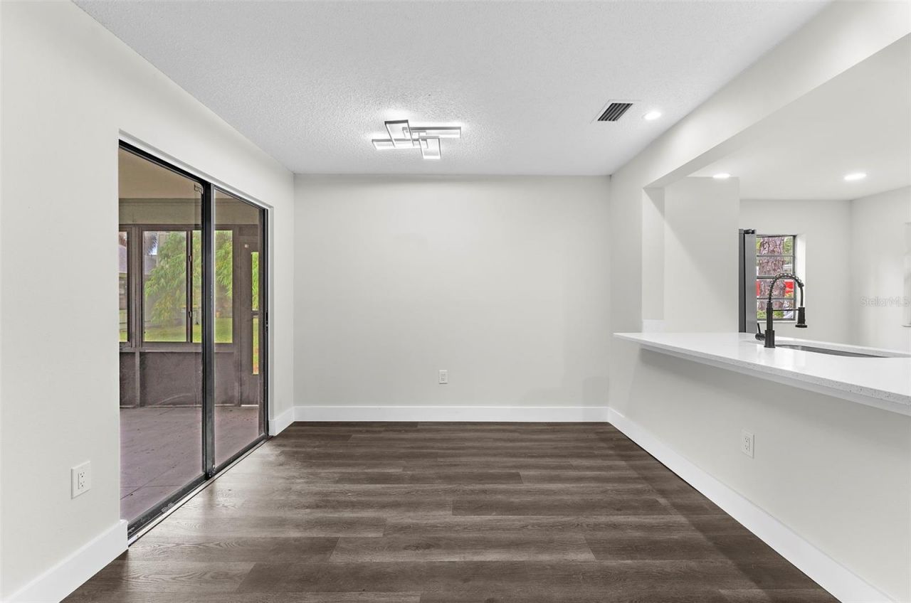 5014 Barrington Circle, Unit 2102, Sarasota, FL 34234 Photo