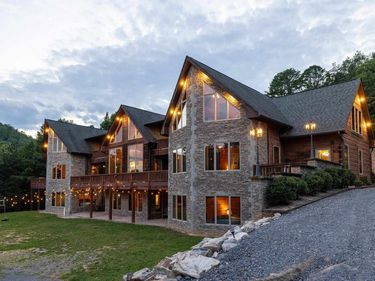 3012 MASSANUTTEN DR, MCGAHEYSVILLE, VA 22840