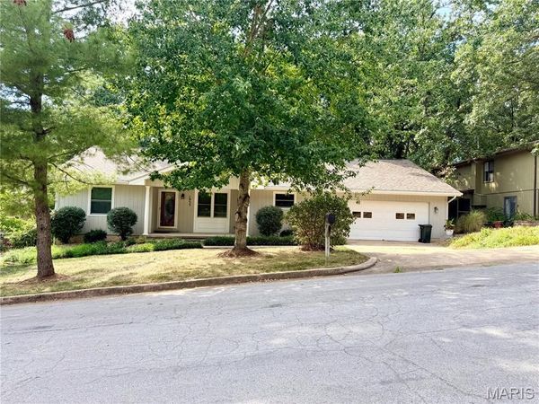1955 San Fernando Court , Rolla, MO 65401