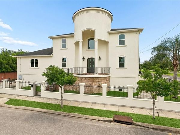 5701 CARTIER Avenue, New Orleans, LA 70122