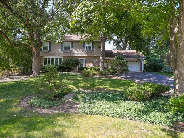 26W530 Prairie Avenue, Winfield, IL 60190