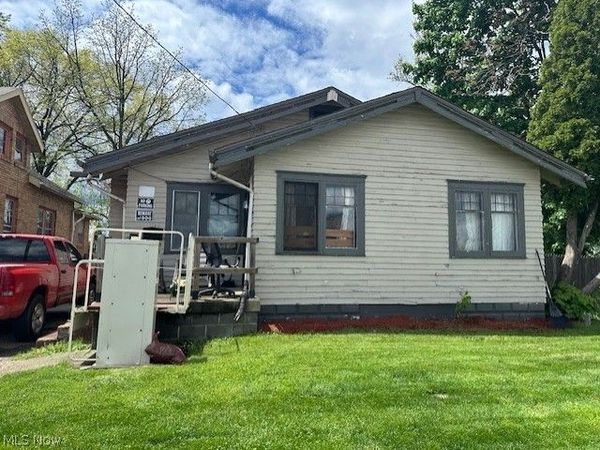 2740 South Avenue , Youngstown, OH 44502