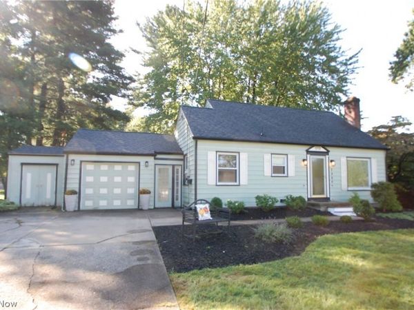 2989 Howell Drive, Poland, OH 44514