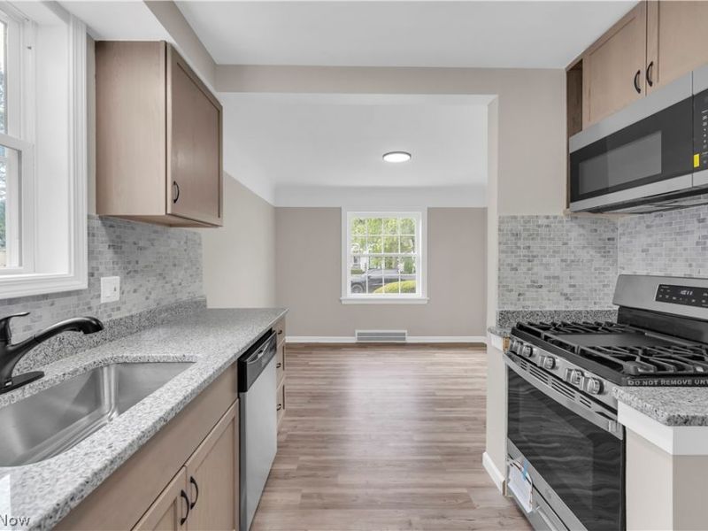 11806 Wayland Avenue, Cleveland, OH 44111 Photo 10
