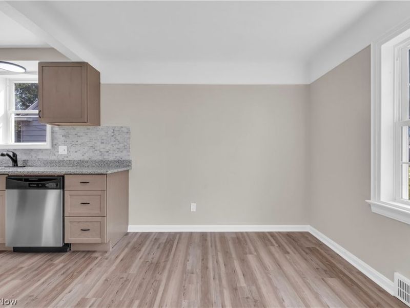 11806 Wayland Avenue, Cleveland, OH 44111 Photo 12