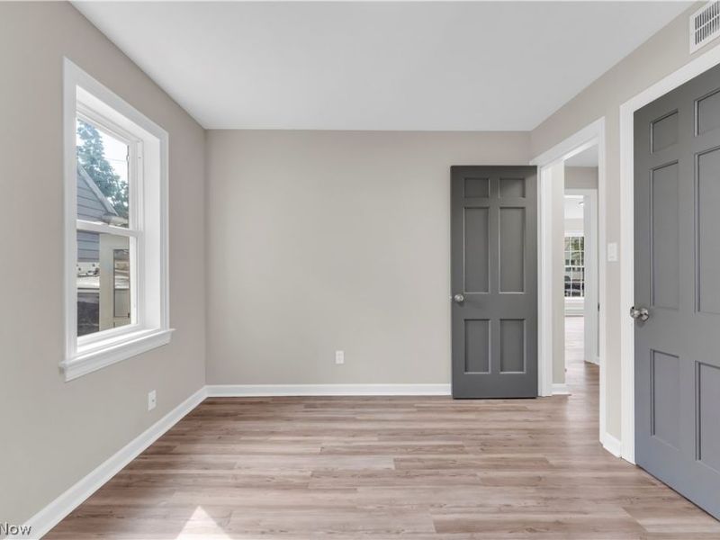 11806 Wayland Avenue, Cleveland, OH 44111 Photo 14