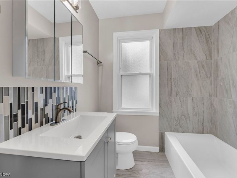 11806 Wayland Avenue, Cleveland, OH 44111 Photo 17