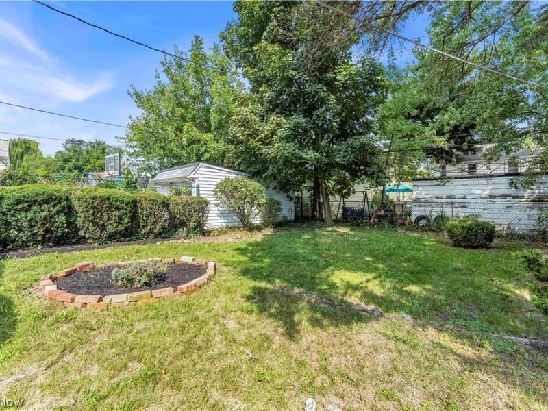 11806 Wayland Avenue, Cleveland, OH 44111 Photo 28