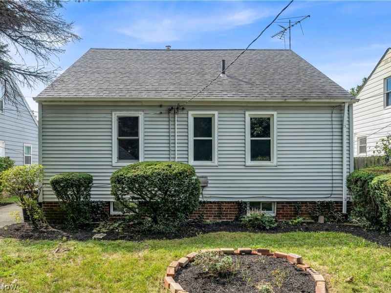 11806 Wayland Avenue, Cleveland, OH 44111 Photo 29