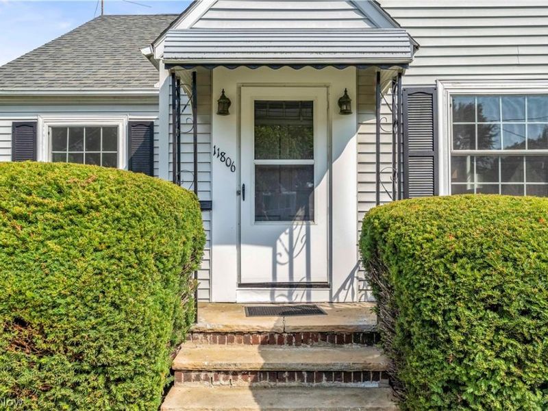 11806 Wayland Avenue, Cleveland, OH 44111 Photo 3