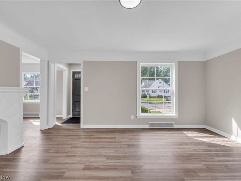 11806 Wayland Avenue, Cleveland, OH 44111 Photo 5