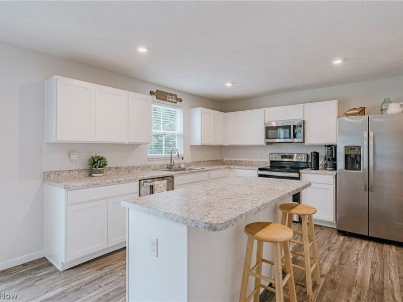 2595 Bishop Oval, Barberton, OH 44203 Photo 11