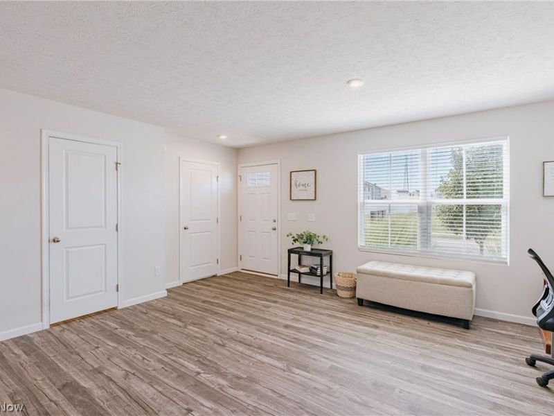 2595 Bishop Oval, Barberton, OH 44203 Photo 3
