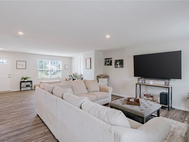2595 Bishop Oval, Barberton, OH 44203 Photo 6