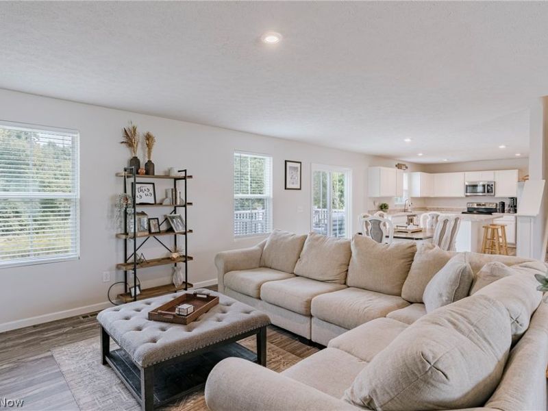 2595 Bishop Oval, Barberton, OH 44203 Photo 7