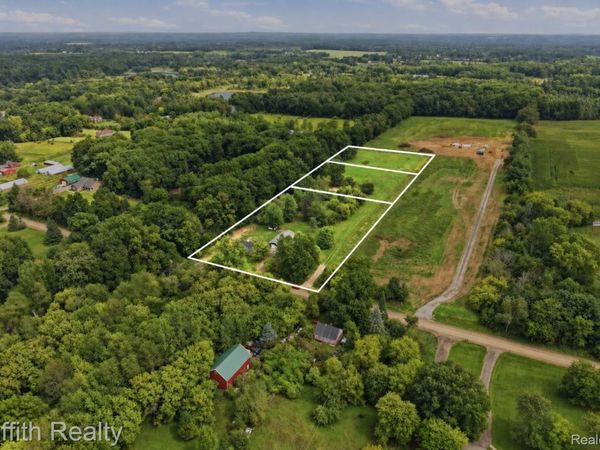 5824 Mack Road , Oceola Township, Mi 48855