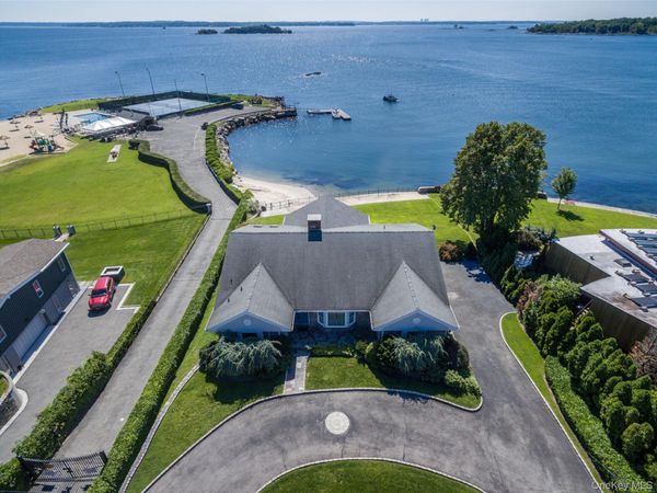 73 Kensington Oval , New Rochelle, NY 10805