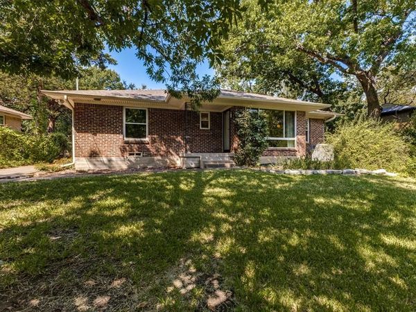 605 S Ravinia Drive , Dallas, TX 75211