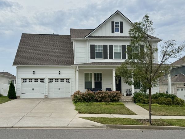 832 Rockwell Dr, Hendersonville, TN 37075