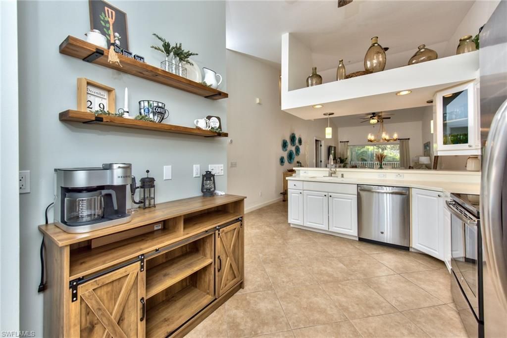 1941 Cascades Dr, Unit 5704, Naples, FL 34112 Photo