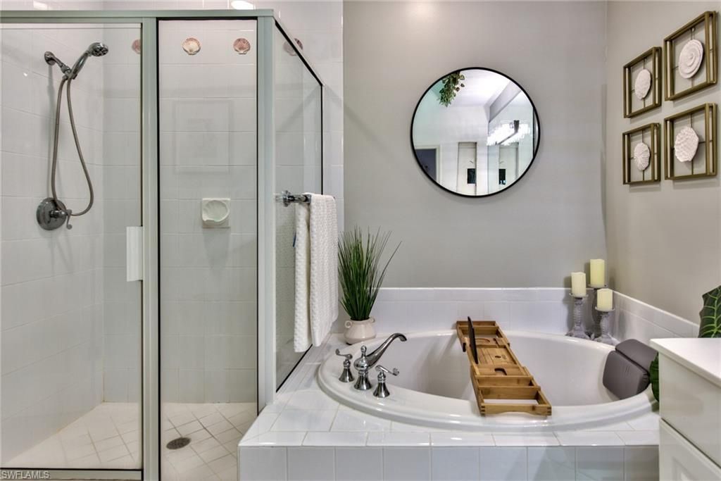 1941 Cascades Dr, Unit 5704, Naples, FL 34112 Photo