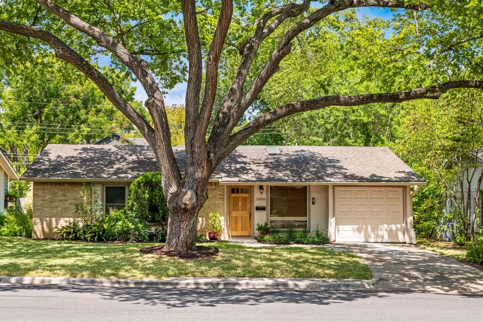 2606 Friar Tuck Ln, Austin, TX 78704 Main Photo