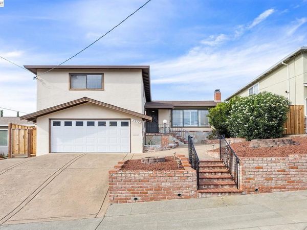 5012 Proctor Rd, Castro Valley, CA 94546