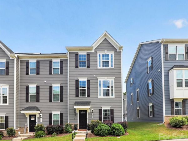 2402 Autumn Olive Lane, Matthews, NC 28104