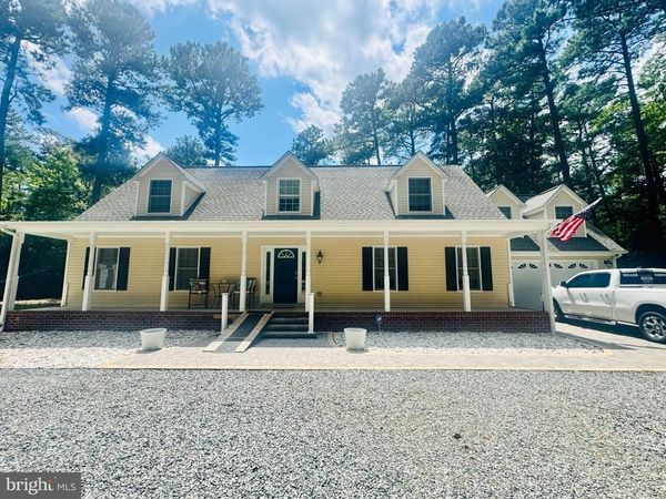 90 SHELL REEF COURT, URBANNA, VA 23175