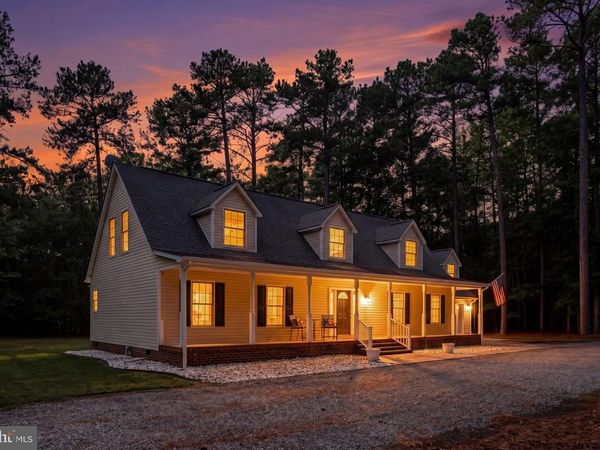 90 SHELL COURT, URBANNA, VA 23175