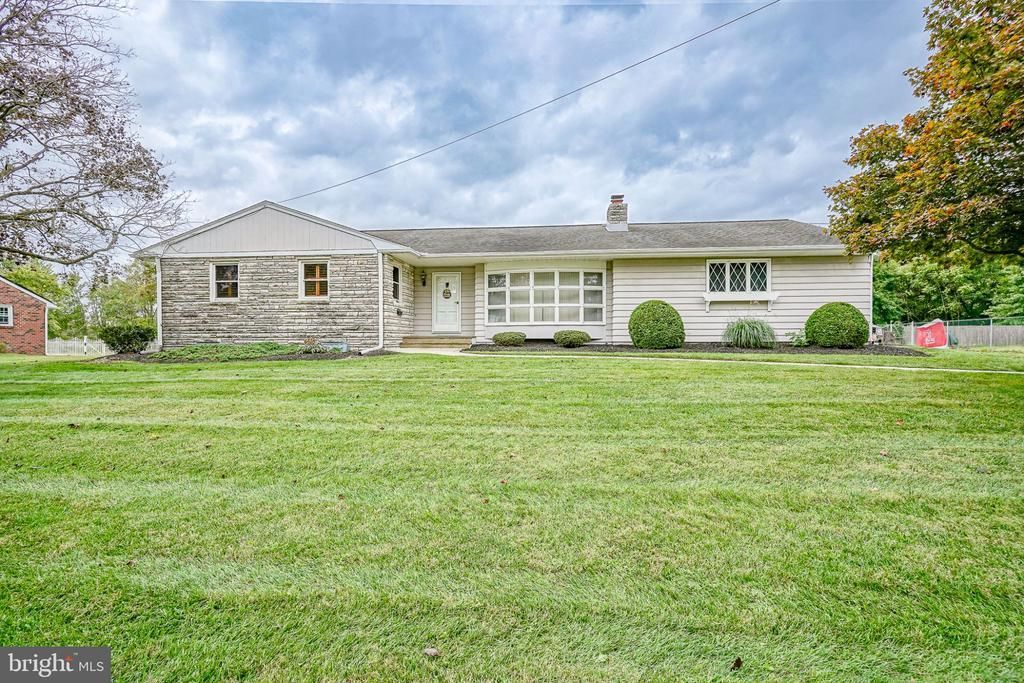 356 Democrat Road, Gibbstown, NJ 08027 Main Photo