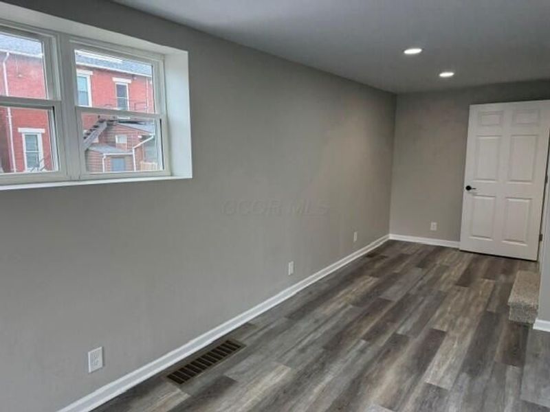 378 E 17th Avenue, Columbus, OH 43201 Photo 11