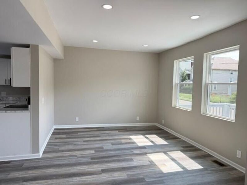 378 E 17th Avenue, Columbus, OH 43201 Photo 5