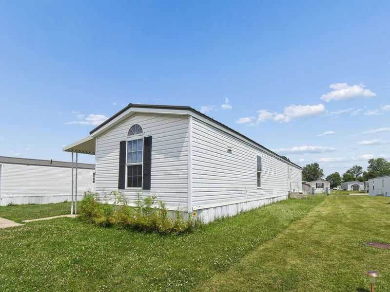1100 Thornwood Drive SW, Unit Lot 612, Heath, OH 43056 Photo 3