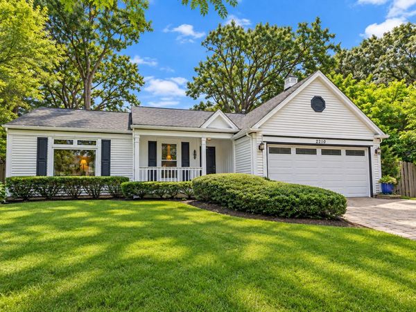 2210 Tahoe Parkway , Algonquin, IL 60102