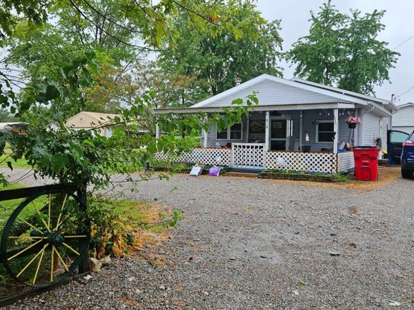 8128 City Lake Road, Duquoin, IL 62832